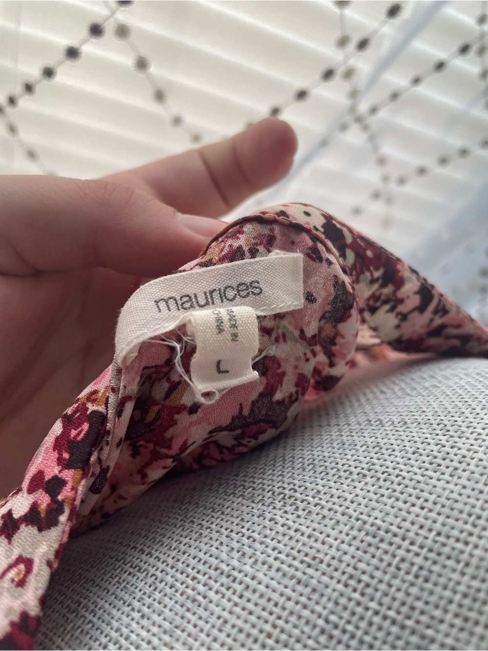 Maurice’s Red & Pink Floral V-Neck Blouse - Picture 4 of 4